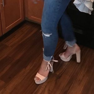 Off pink with tie around the ankles (adjustable)